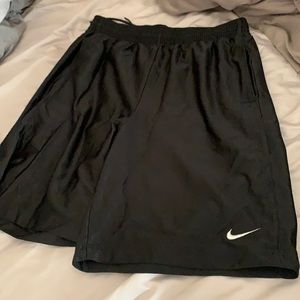 Nike basketball shorts XL